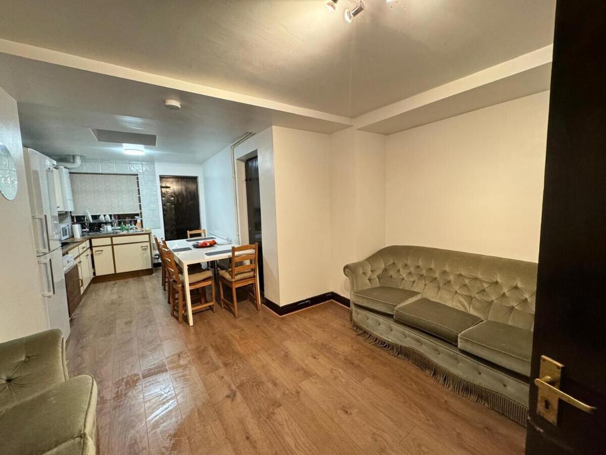 London Stockwell Station Apartment Стая снимка